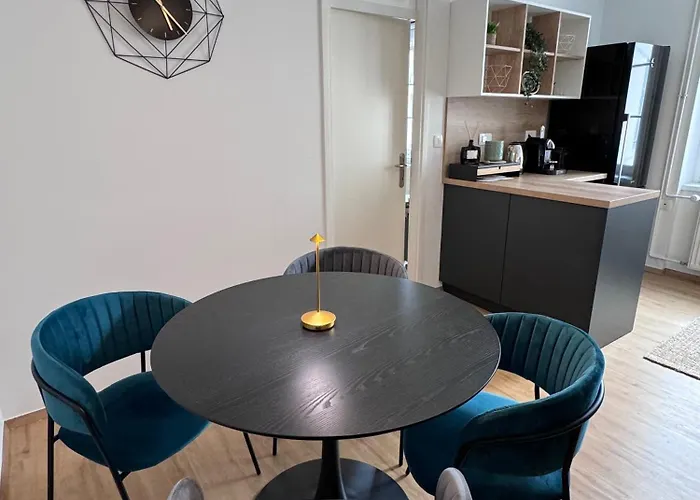 Central City Chic Apartment
